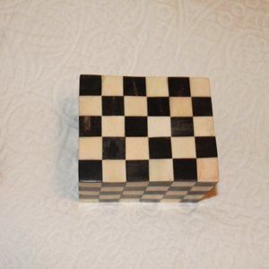 checkered box